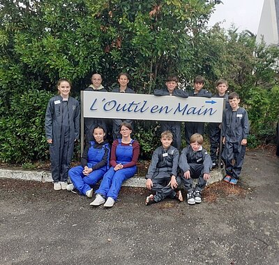 Porte ouverte L'outil en main