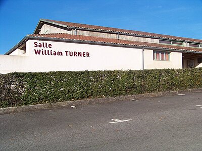 Bar de la salle William Turner : espace de rafraîchissement pour la population