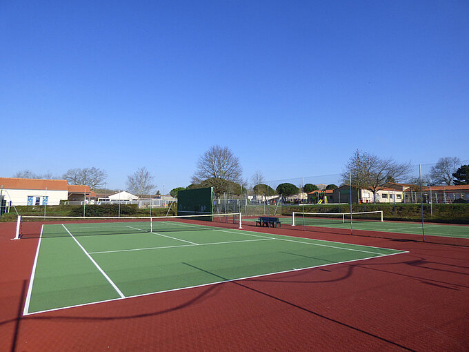 Courts de tennis extérieurs 